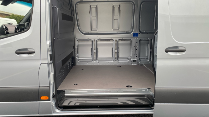 Mercedes-Benz Sprinter 315Cdi L3 Diesel Rwd 3.5t H2 Pro Van 9G-Tronic - Image 14